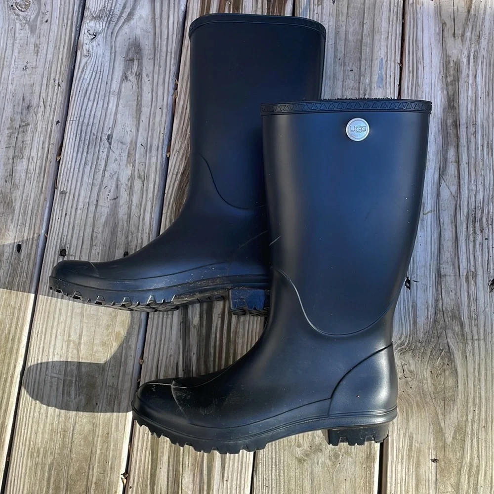 EUC UGG Shelby Waterproof Rubber Rain Boots Black Women's US 10 EU 41